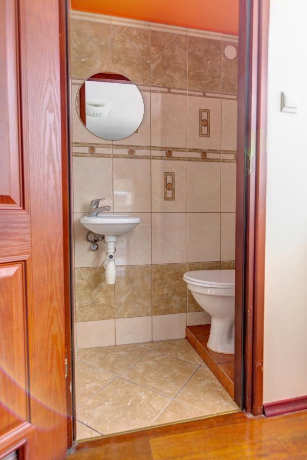 Krynica Apartamenty 100M Duzy Apartament, Salon + 3 Sypialnie Przy Deptaku Exterior foto